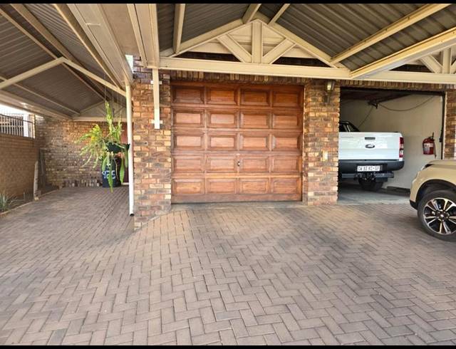 3 BEDROOM HOUSE FOR SALE IN MONTANA PARK